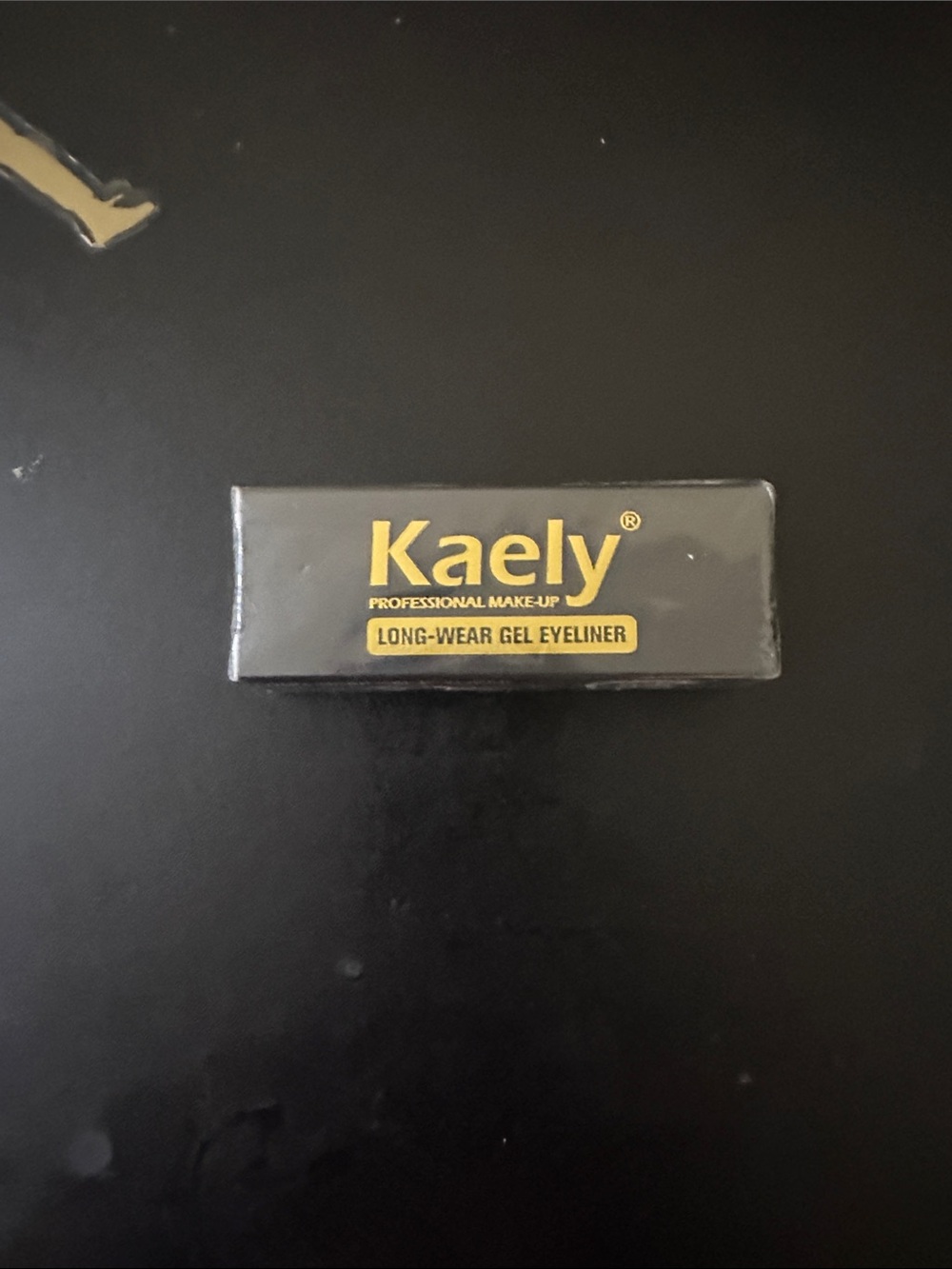 Kaely Long-Wear Gel Eyeliner — Black